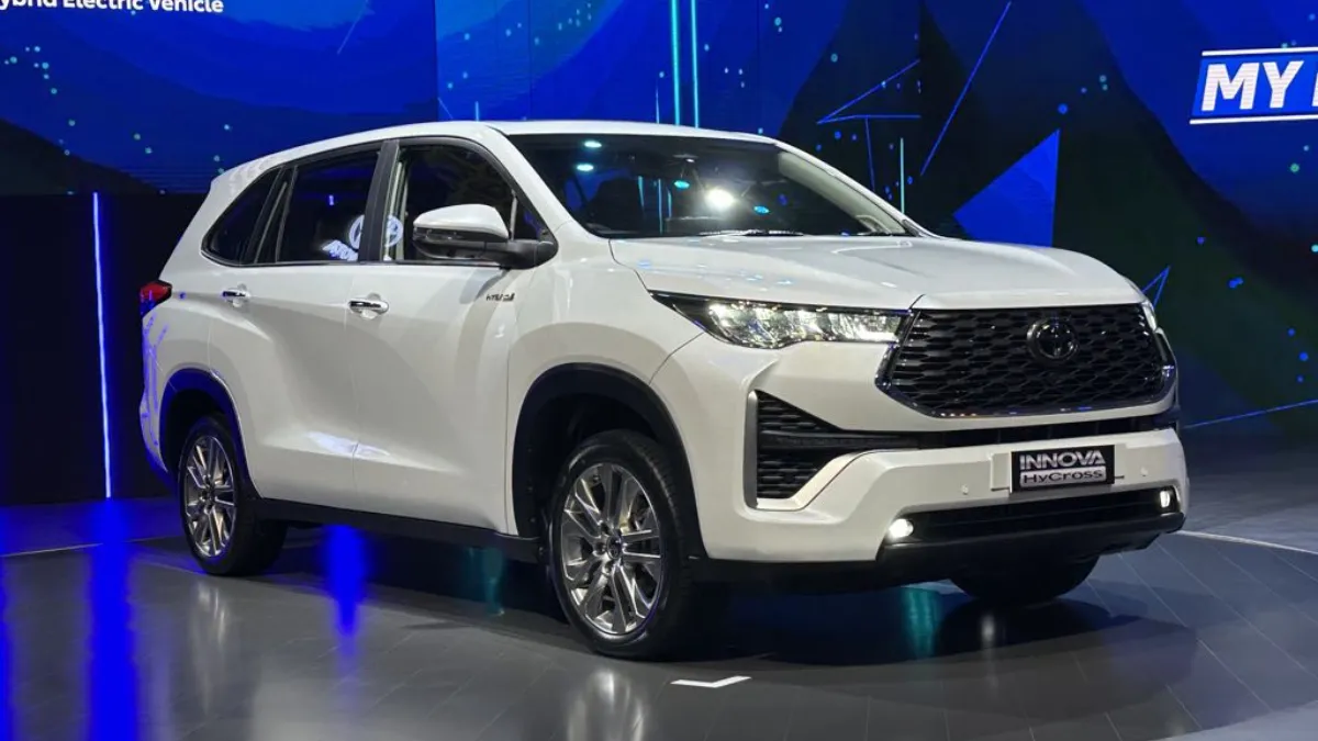 Toyota Innova Hycross